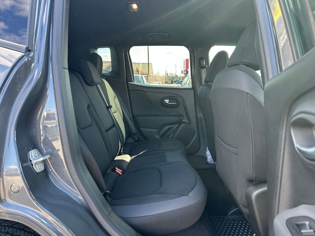 Used 2022 Jeep Renegade Altitude w/ Convenience Group image 14