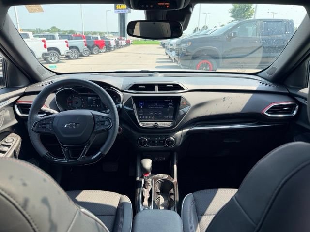 Used 2023 Chevrolet TrailBlazer RS w/ Sun and Liftgate Package AWD/4WD image 6