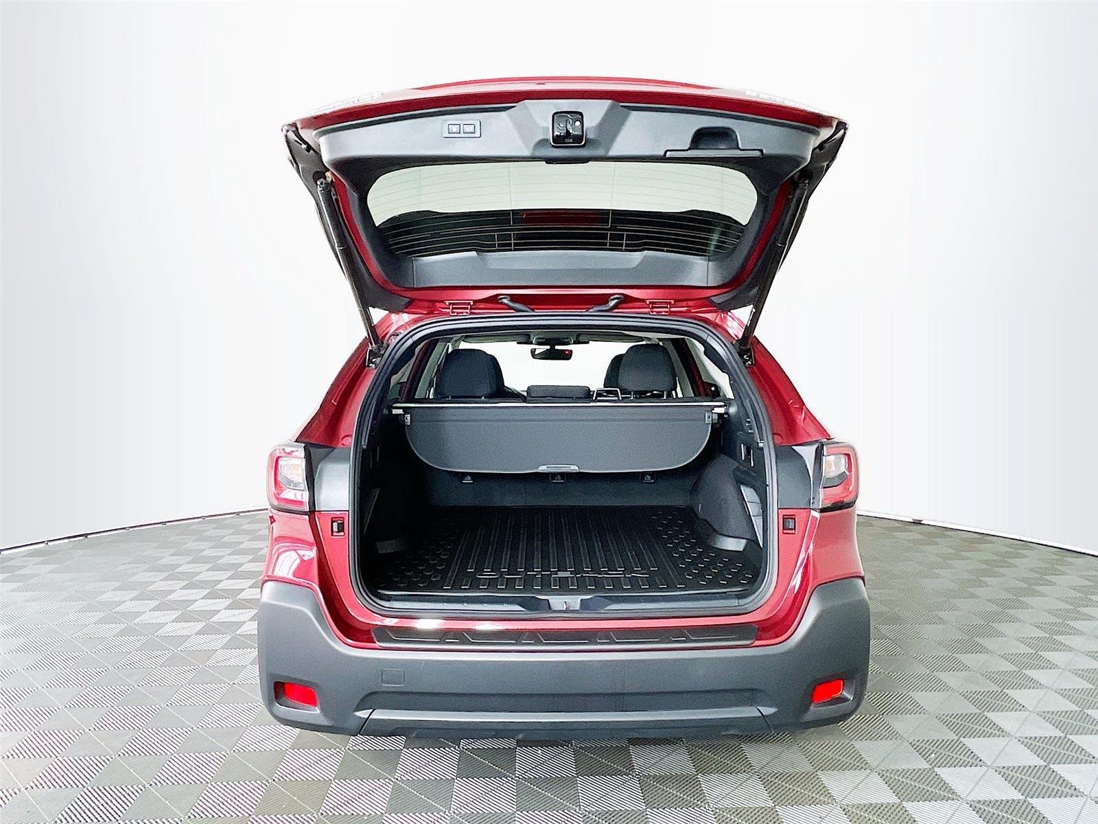 Used 2025 Subaru Outback Premium AWD/4WD image 29