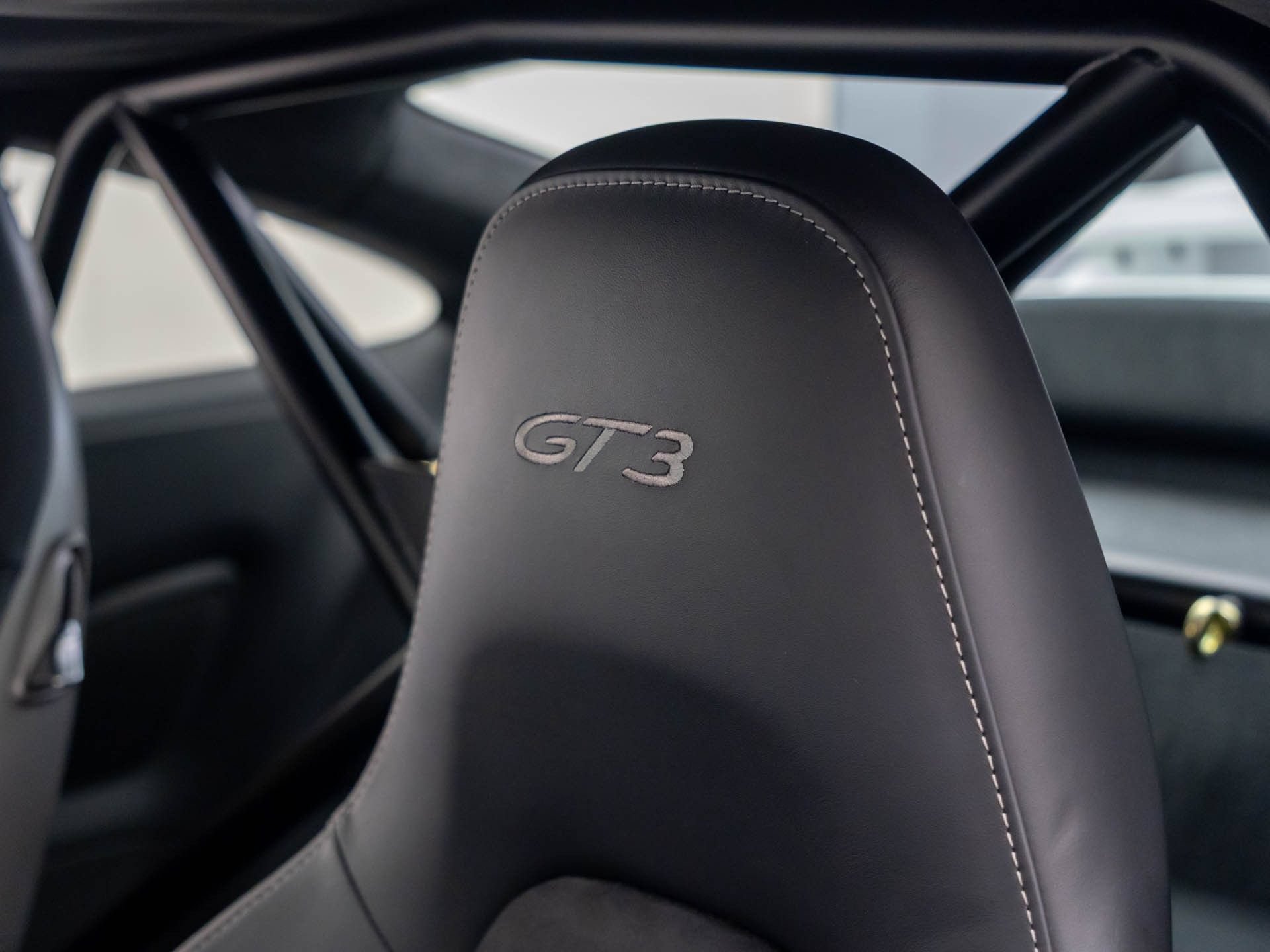 Certified 2015 Porsche 911 GT3 w/ Sound Package Plus RWD image 19