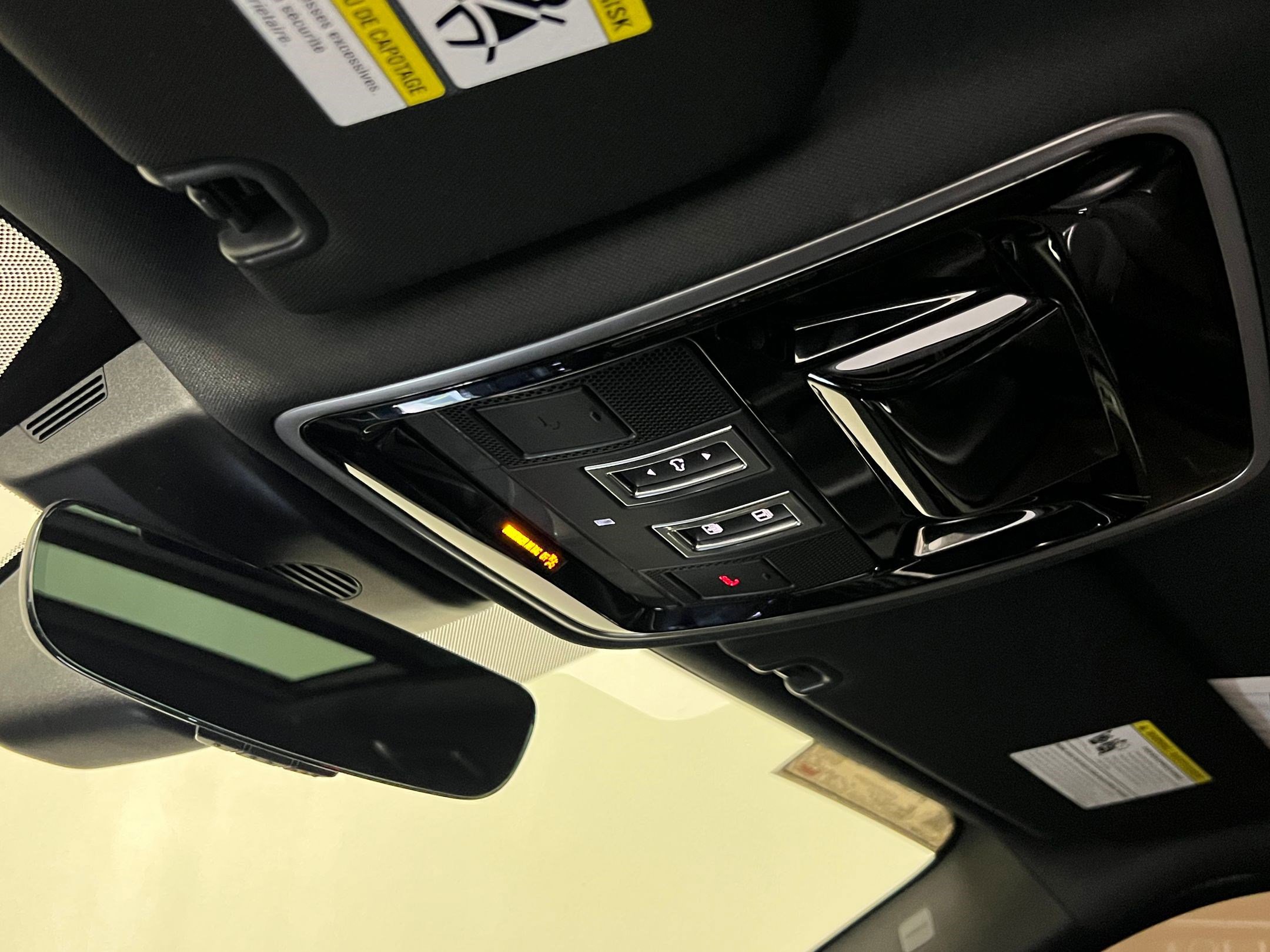 Used 2017 Land Rover Range Rover Sport HSE Dynamic image 19