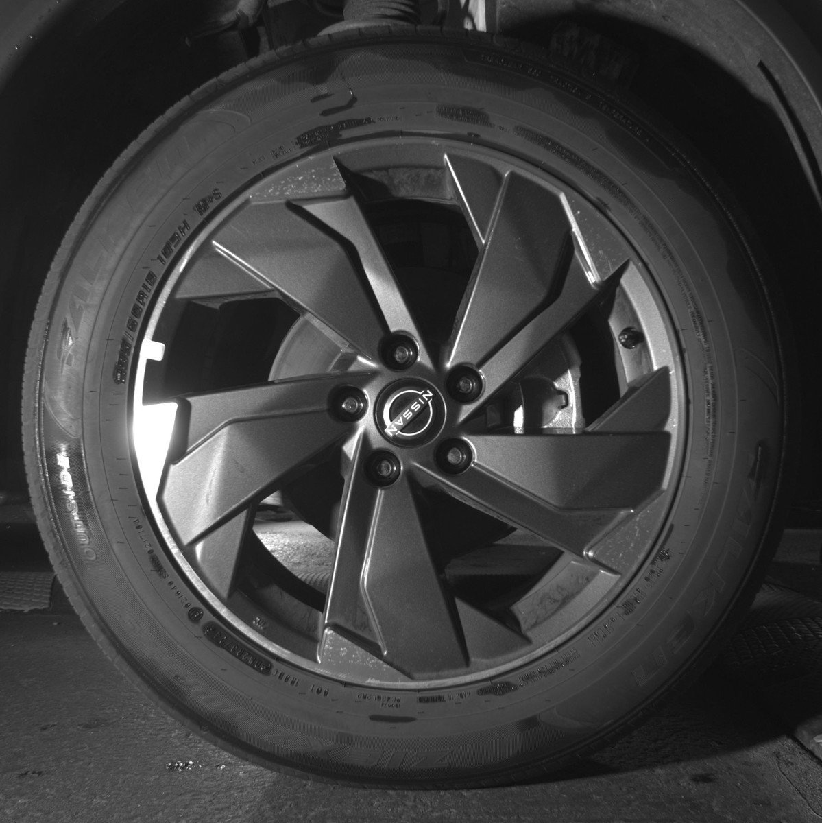 Used 2025 Nissan Rogue SV image 13