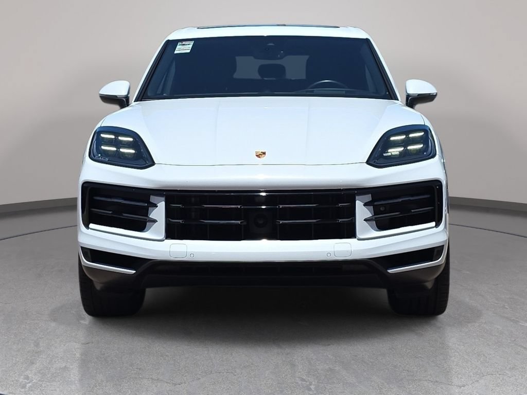 Used 2024 Porsche Cayenne AWD/4WD image 3