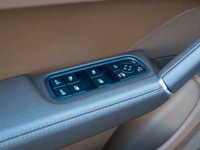 Certified 2023 Porsche Cayenne S Platinum image 16