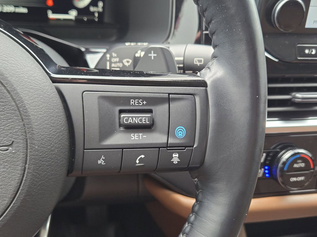 Used 2023 Nissan Pathfinder Platinum w/ Cargo Package AWD/4WD image 30