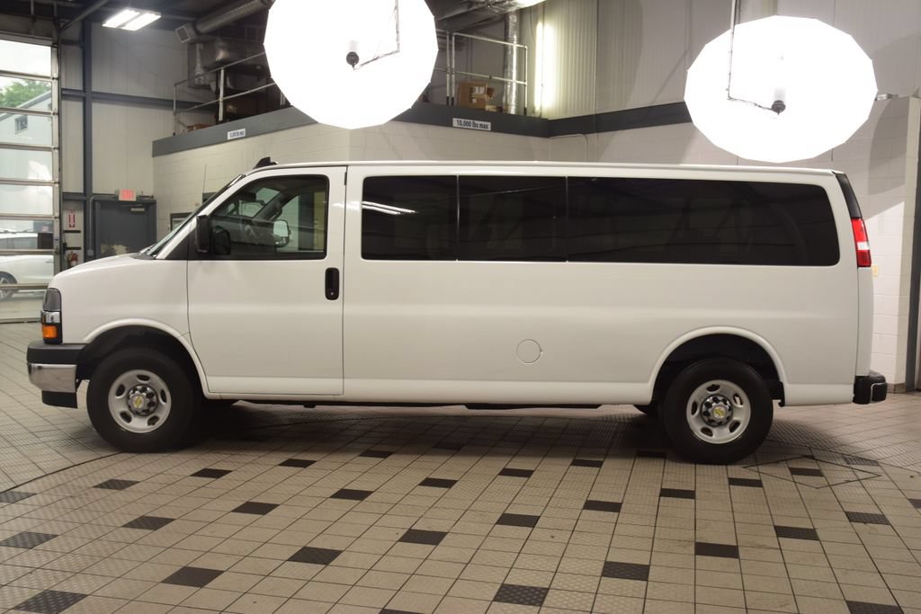 Used 2024 Chevrolet Express 3500 LT w/ LT Preferred Equipment Group RWD image 3