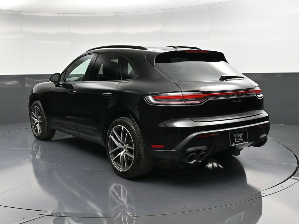 Certified 2023 Porsche Macan Turbo image 9