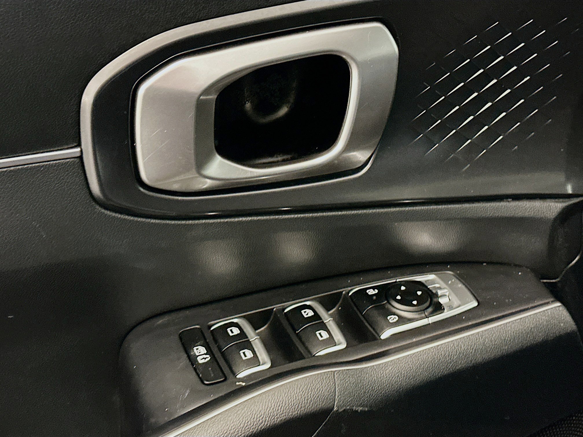 Used 2024 Kia Sorento S image 15