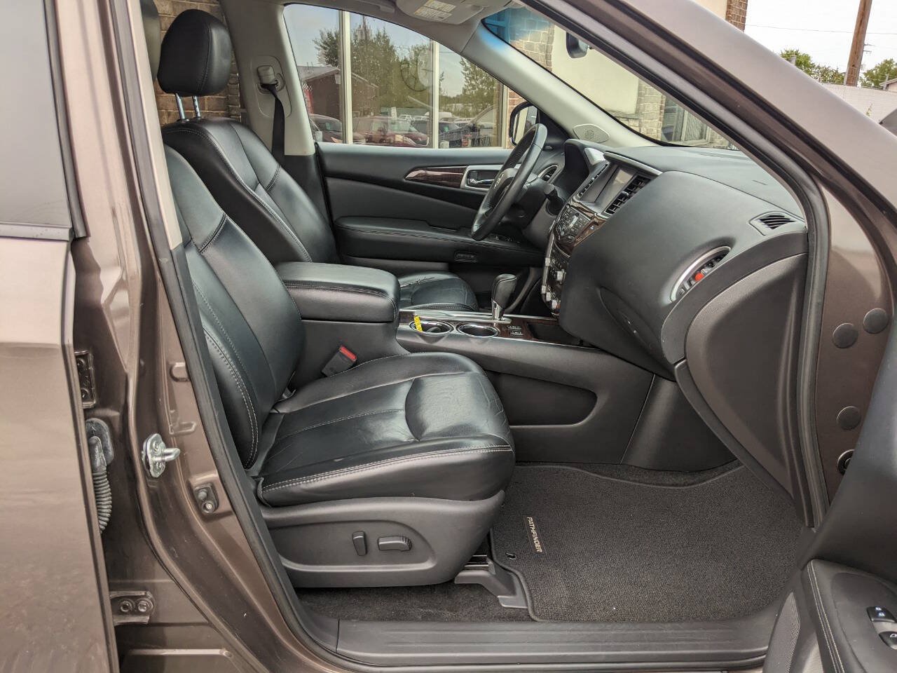 Used 2015 Nissan Pathfinder SL w/ SL Premium Package FWD image 14