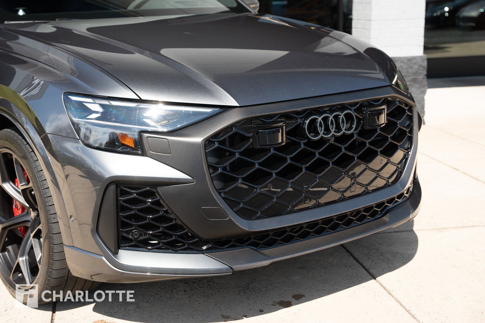 Used 2025 Audi RS Q8 performance image 2