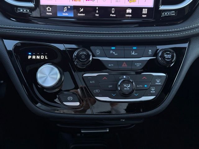 New 2026 Chrysler Pacifica Select image 42