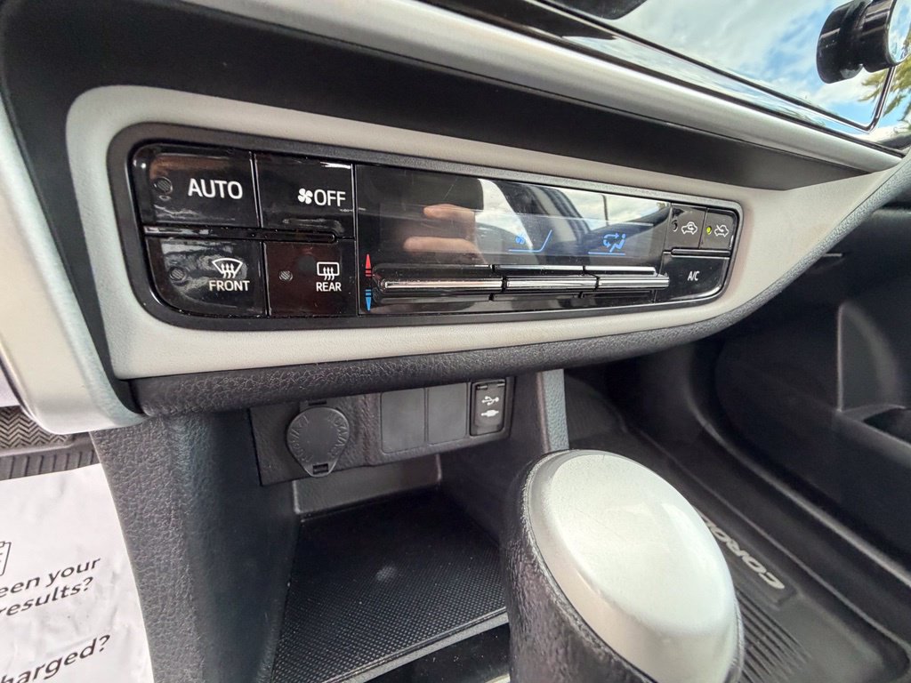 Used 2018 Toyota Corolla LE FWD image 21