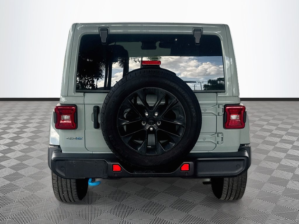 Used 2024 Jeep Wrangler Unlimited Sahara w/ Technology Group AWD/4WD image 7