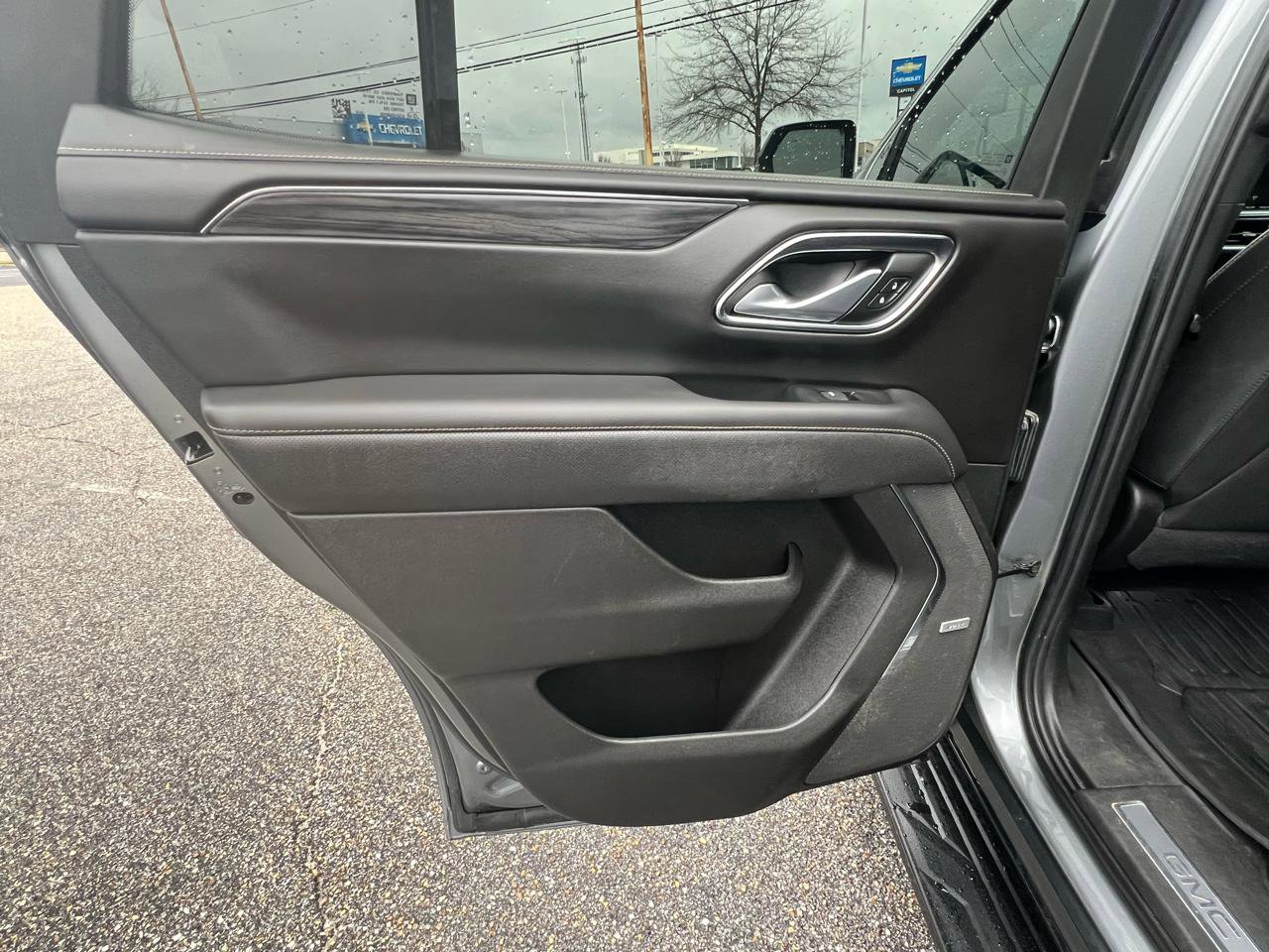 Used 2022 GMC Yukon SLT w/ SLT Premium Package image 36