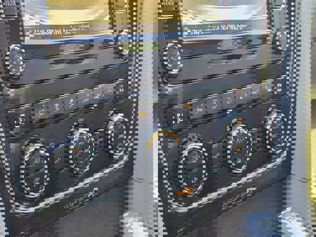 Used 2014 Volkswagen Passat TDI SEL Premium image 13