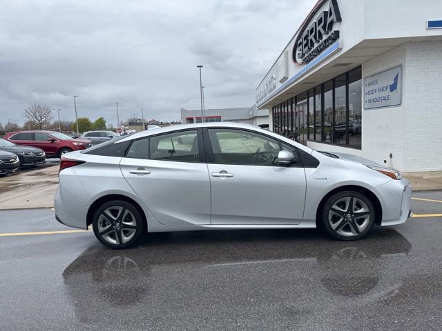 Used 2022 Toyota Prius XLE w/ Advanced Technology Package FWD image 4