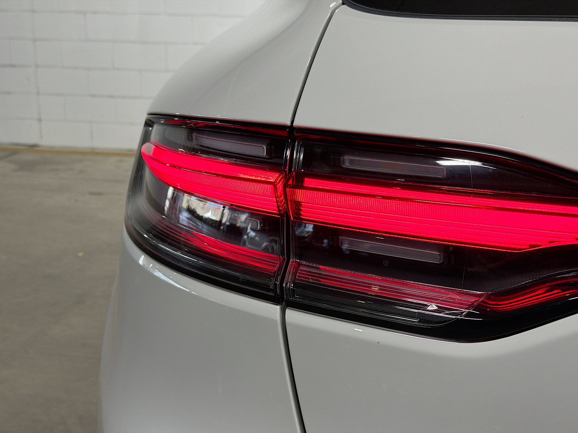 Certified 2026 Porsche Macan S AWD/4WD image 11