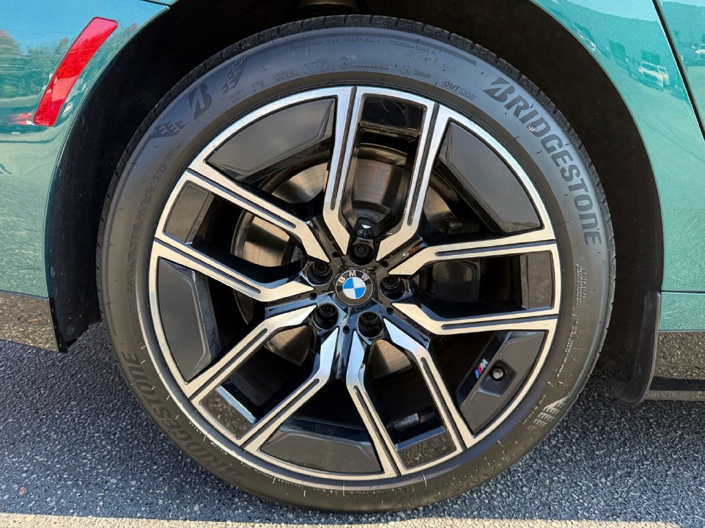 Certified 2026 BMW 750e xDrive AWD/4WD image 17