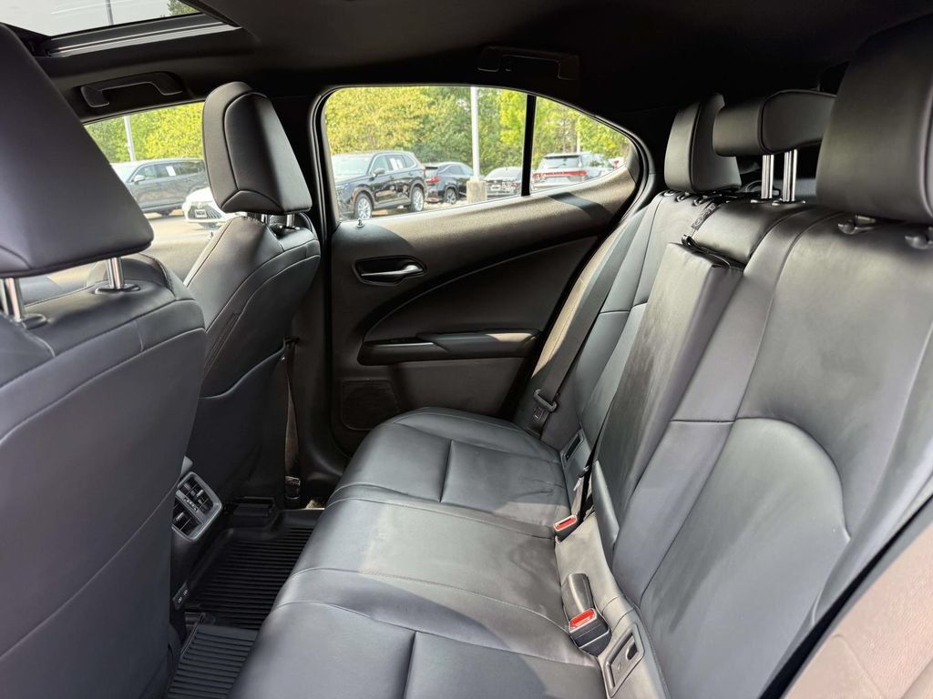 Used 2025 Lexus UX 300h AWD w/ Accessory Package (Z1) image 18