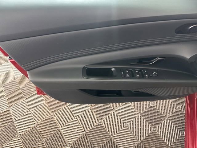 Used 2025 Hyundai Elantra SEL FWD image 23