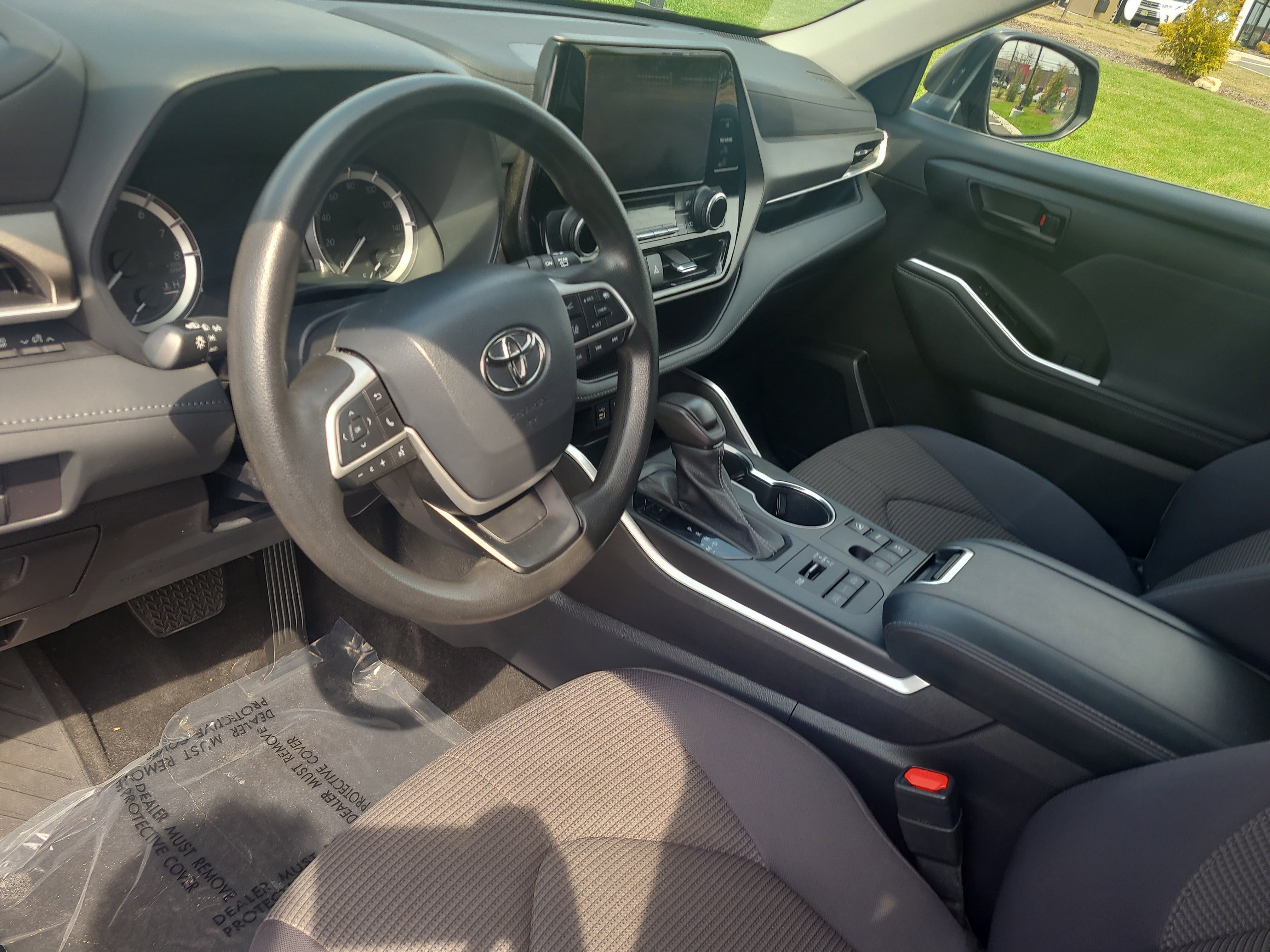 Used 2023 Toyota Highlander L AWD/4WD image 16