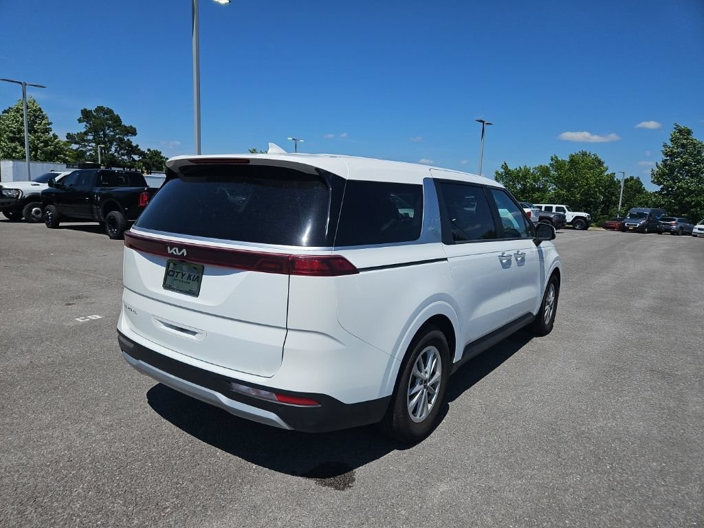 Used 2024 Kia Carnival LX FWD image 7