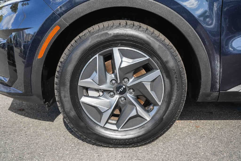 Certified 2023 Kia Sorento EX FWD image 11