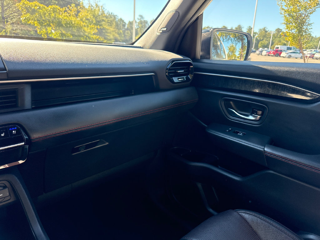 Certified 2025 Honda Pilot Black Edition image 18