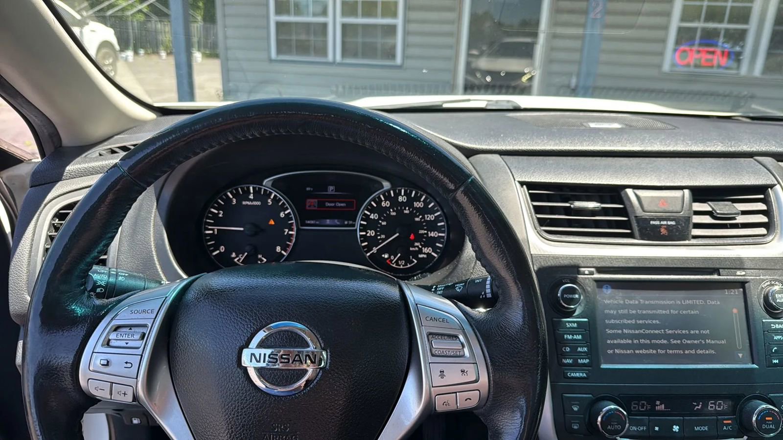 Used 2017 Nissan Altima 2.5 SL w/ 2.5 Technology Package FWD image 11