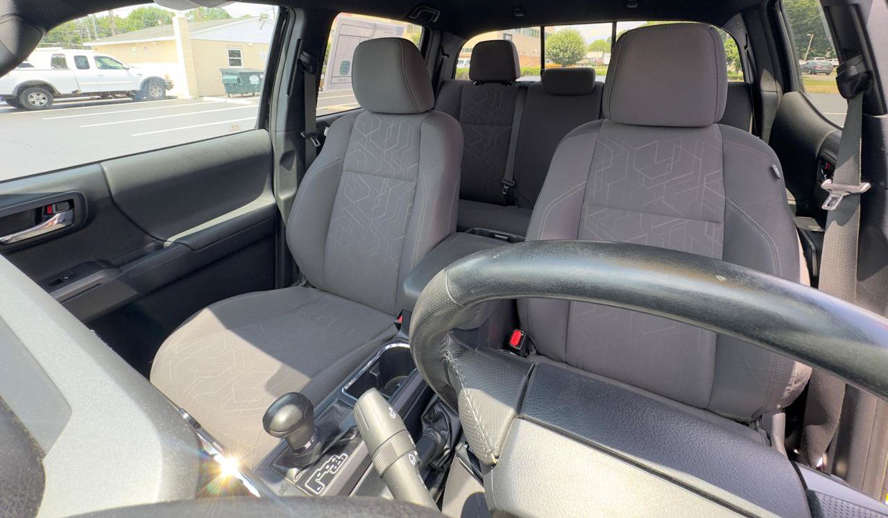 Used 2019 Toyota Tacoma TRD Sport AWD/4WD image 14