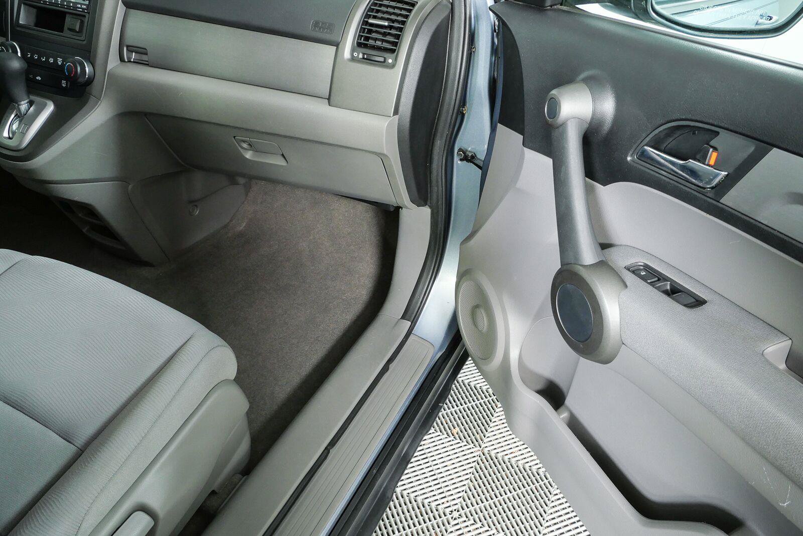 Used 2010 Honda CR-V LX image 20