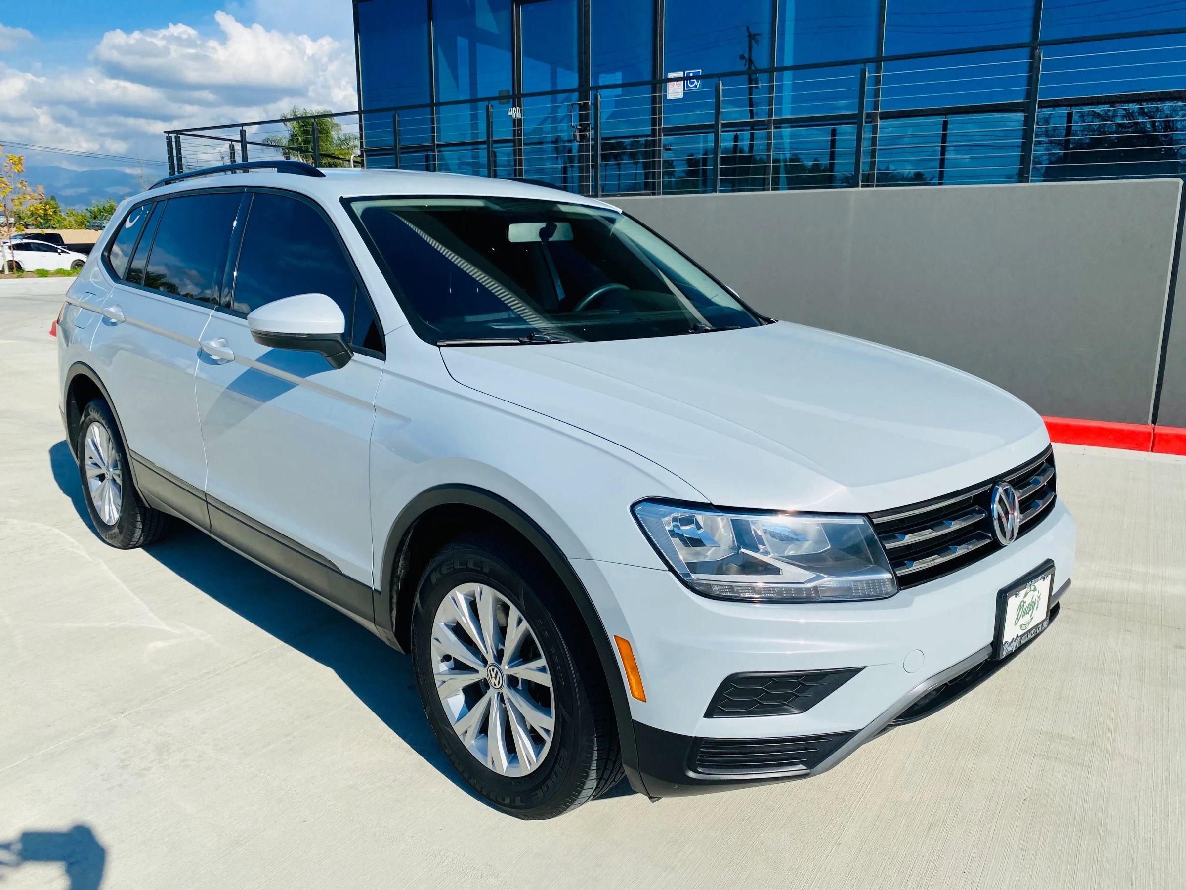 Used 2019 Volkswagen Tiguan S image 1