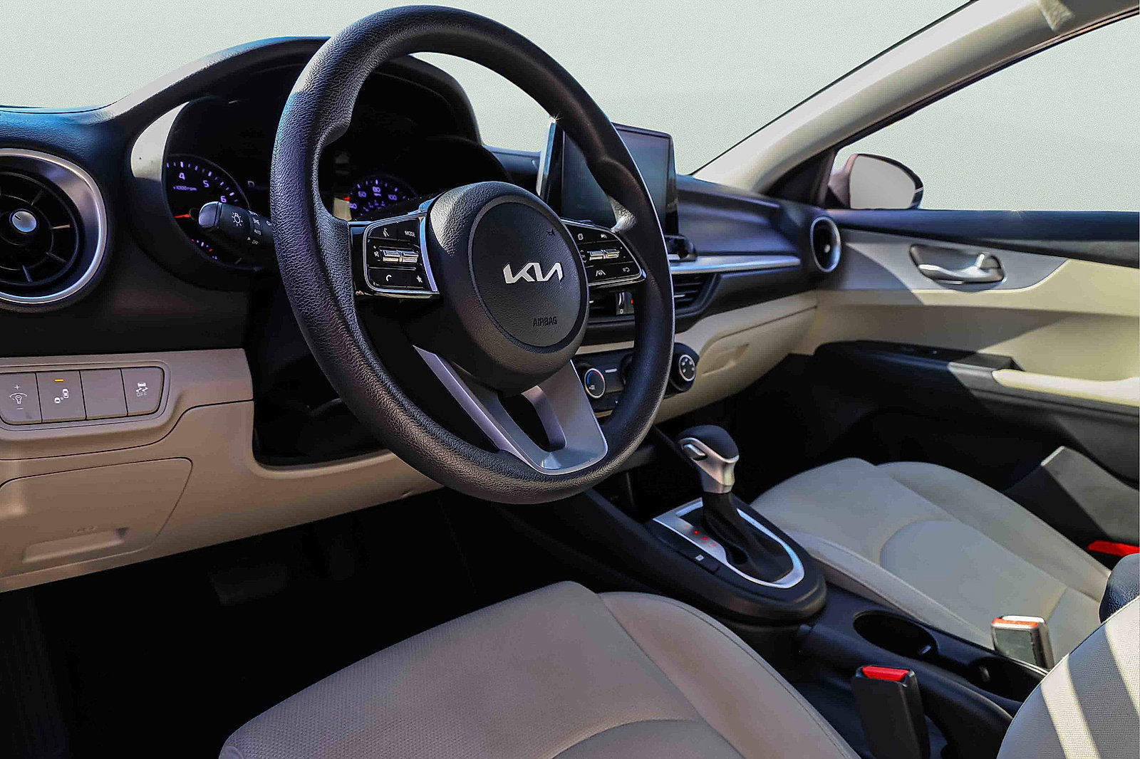 Certified 2023 Kia Forte LXS w/ LXS Technology Package image 8