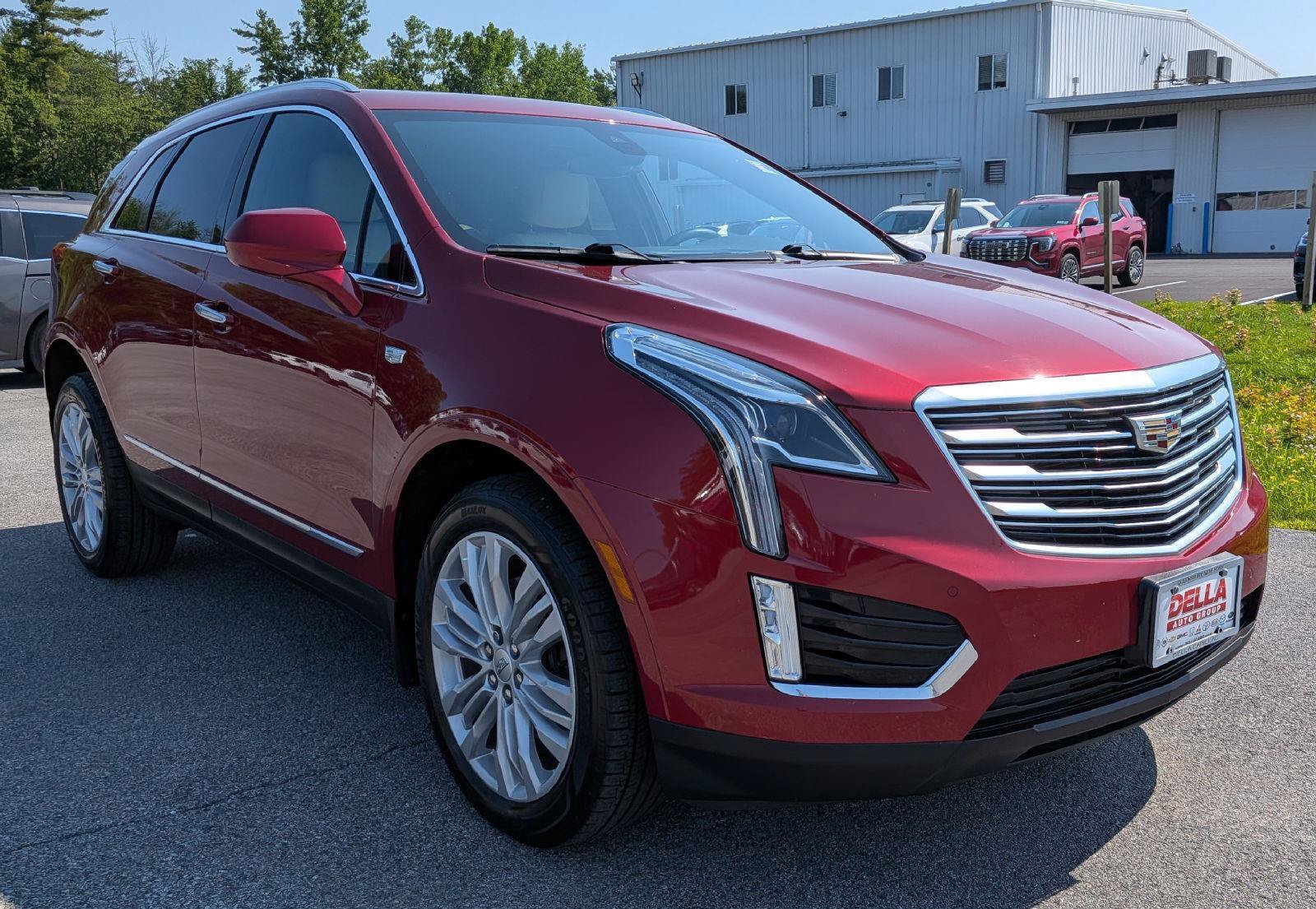 Used 2019 Cadillac XT5 Premium Luxury AWD/4WD image 3