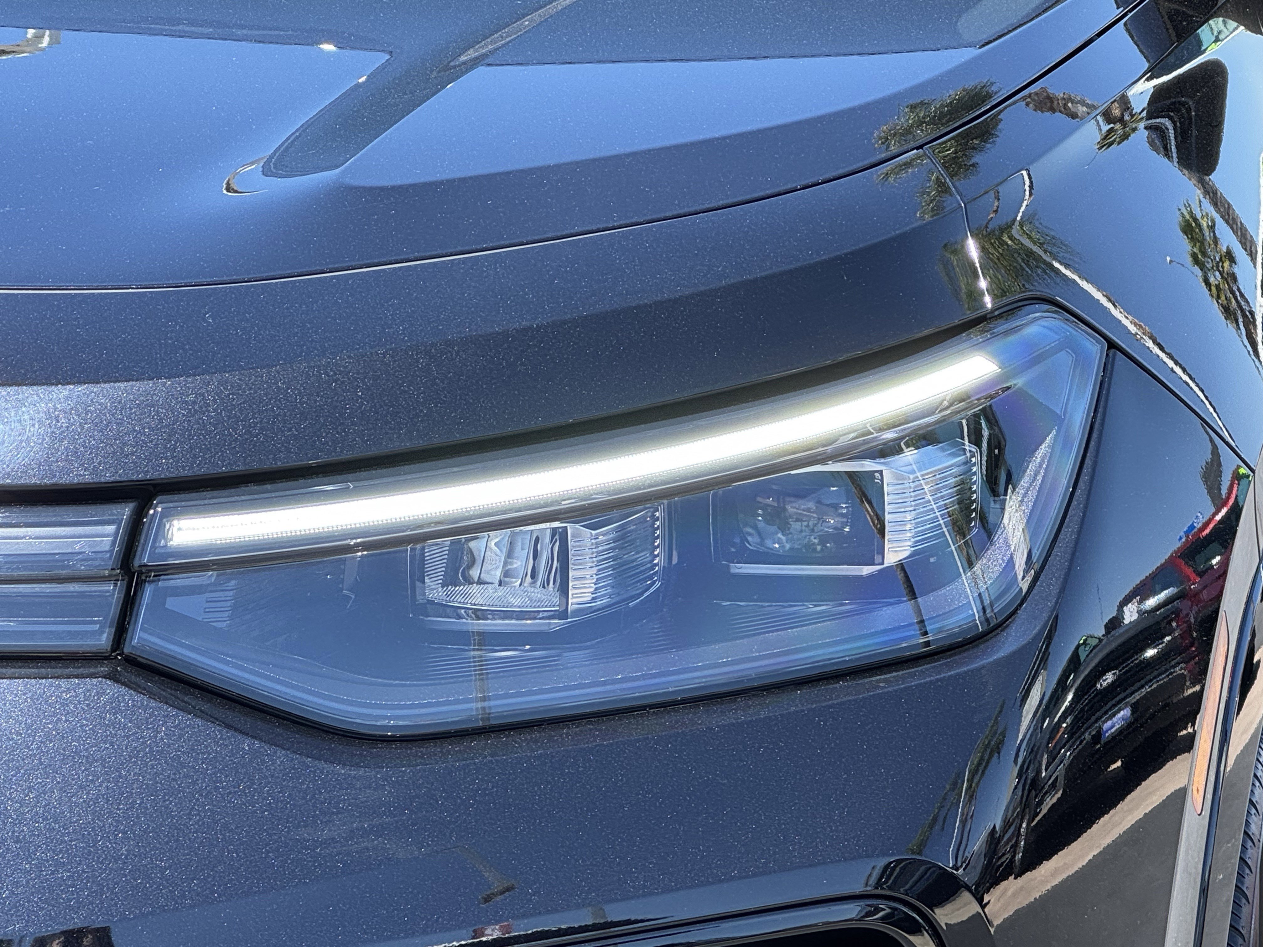 Certified 2026 Volkswagen Tiguan SE R-Line AWD/4WD image 6