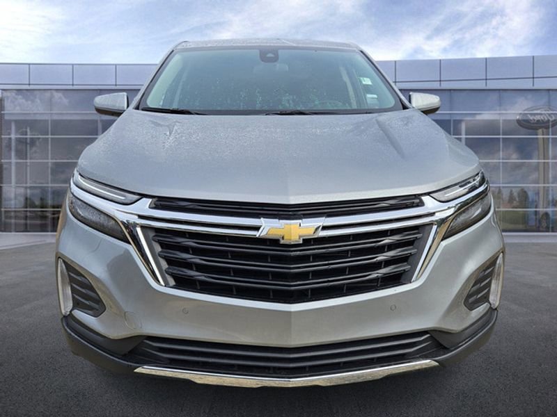 Used 2024 Chevrolet Equinox LT image 3