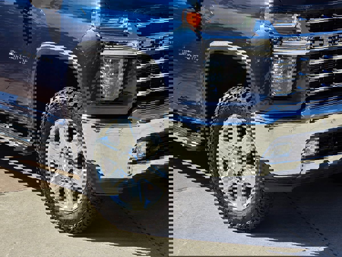 Used 2020 Chevrolet Silverado 2500 LTZ w/ LTZ Premium Package image 5