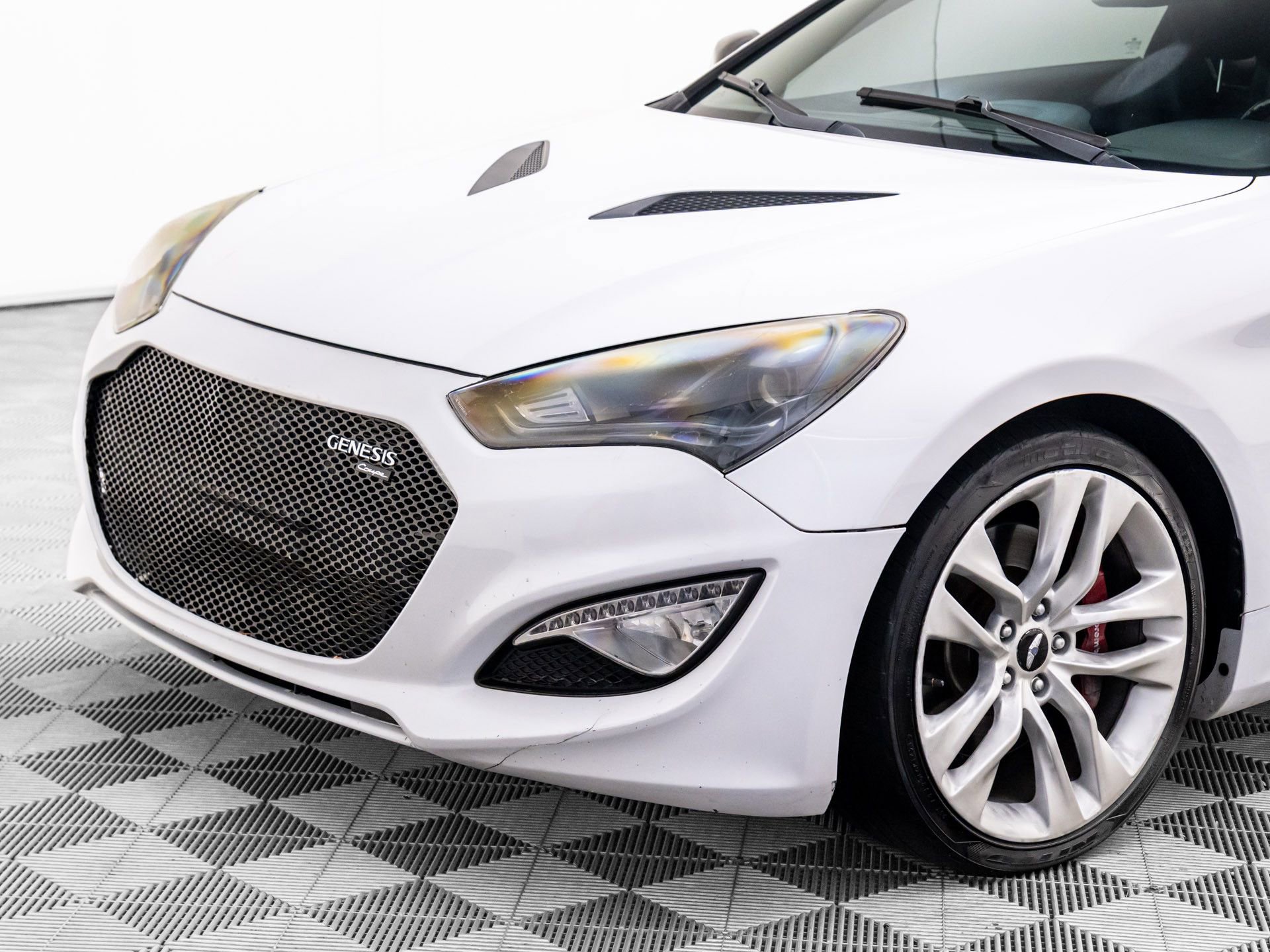 Used 2013 Hyundai Genesis 3.8 image 33