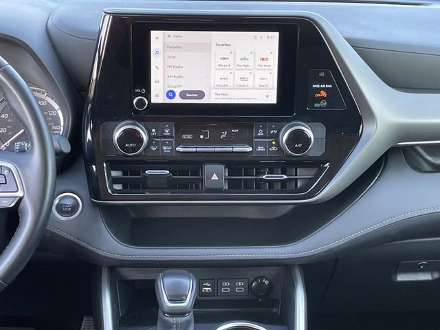 Used 2024 Toyota Highlander LE image 16