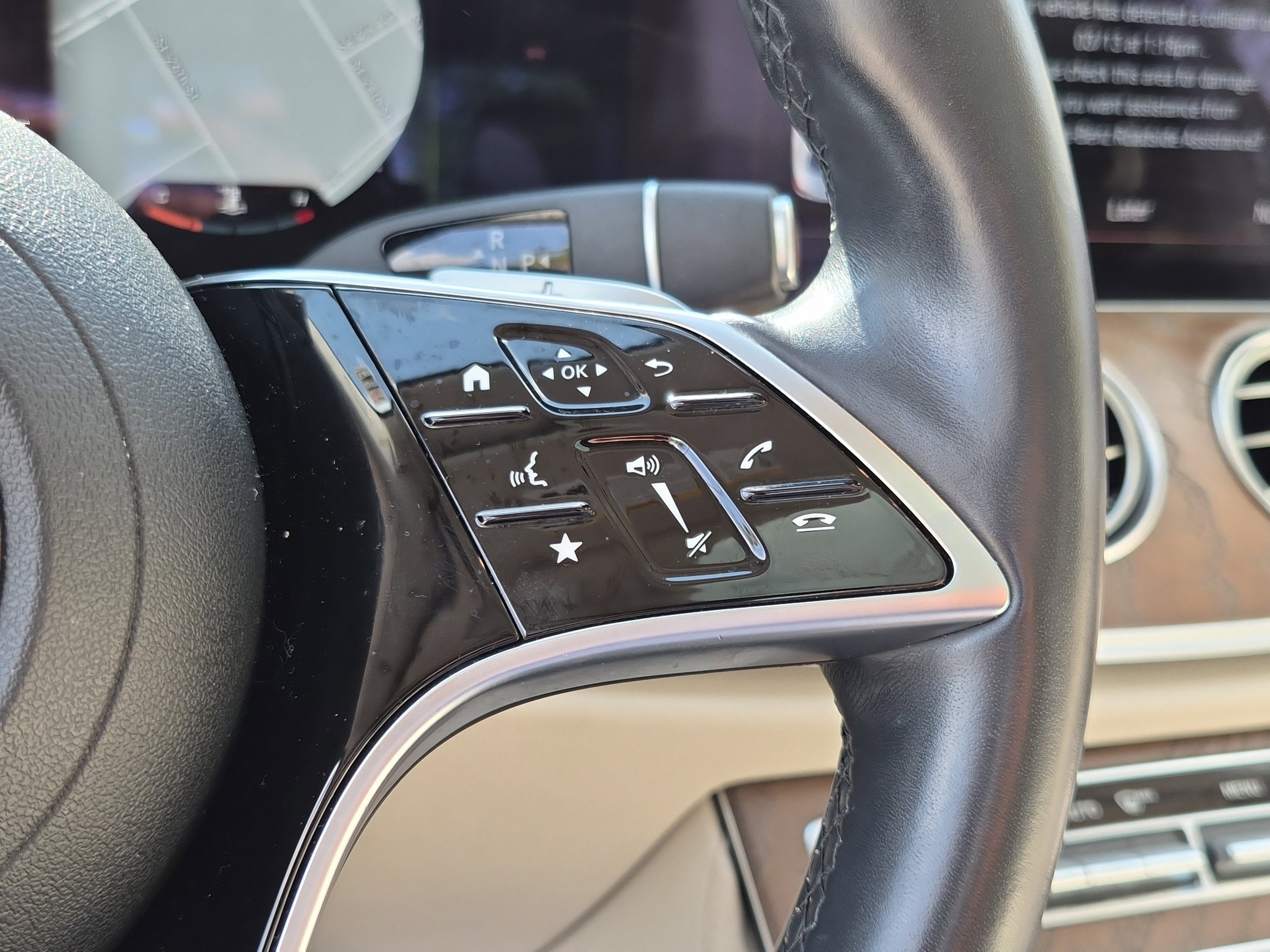 Used 2021 Mercedes-Benz E 350 4MATIC Sedan w/ Premium Package image 27