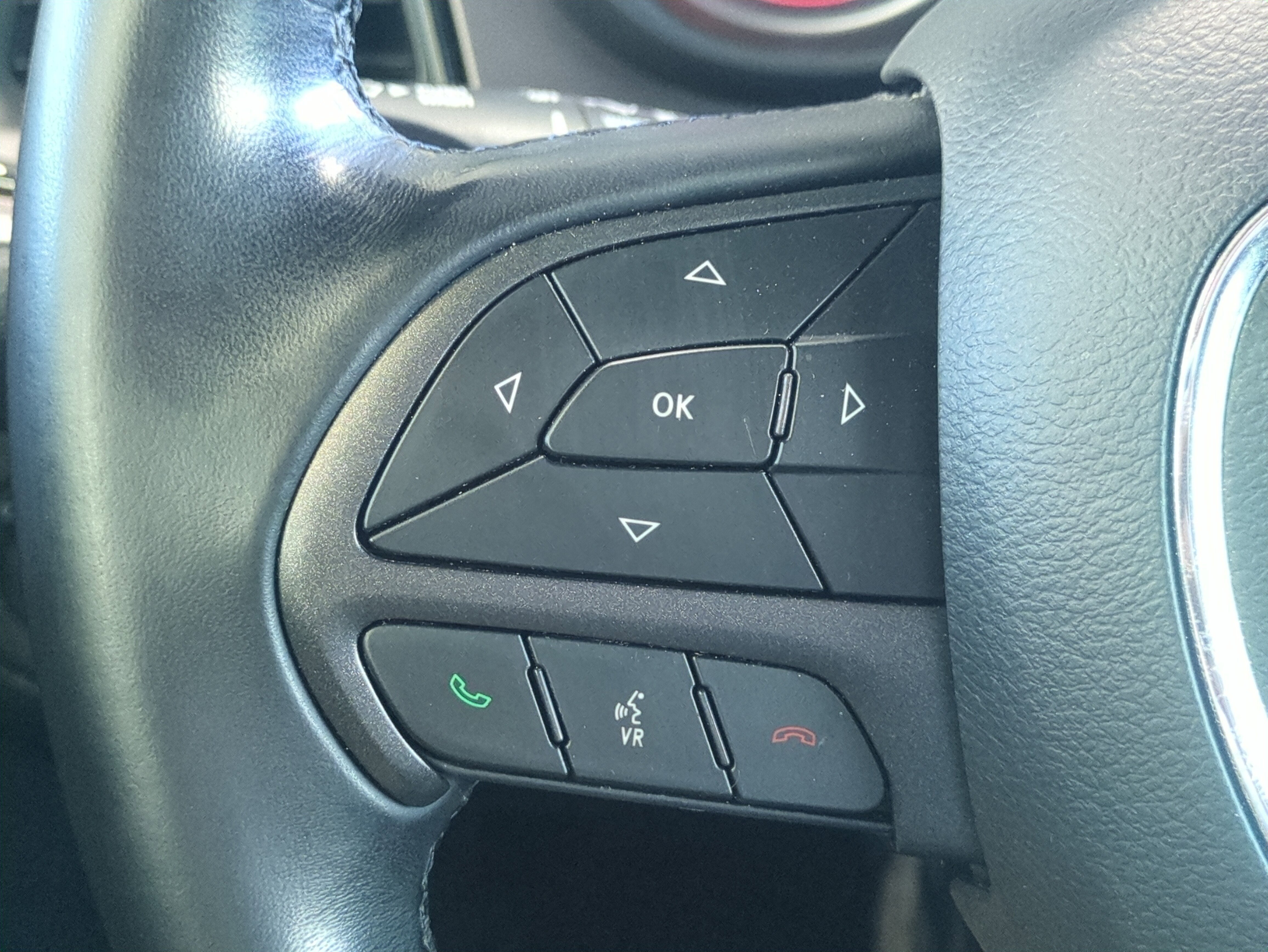 Used 2019 Dodge Challenger SXT image 24