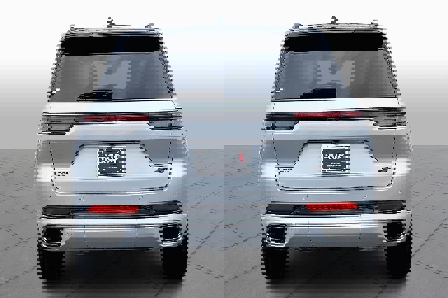 Used 2025 Jeep Grand Cherokee Summit w/ Obsidian Package image 5