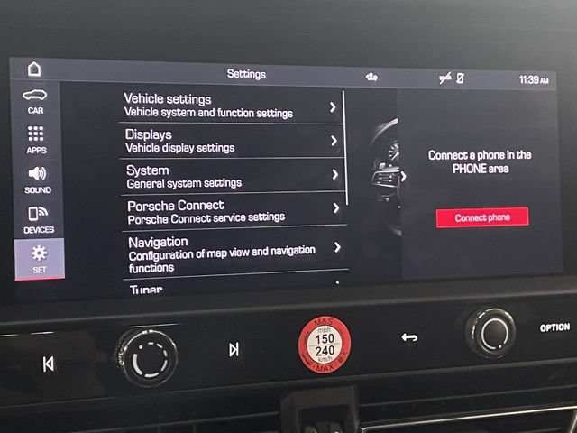 Certified 2024 Porsche Macan AWD/4WD image 34