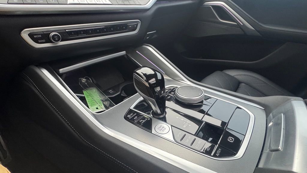 Used 2023 BMW X6 xDrive40i w/ M Sport Package image 27