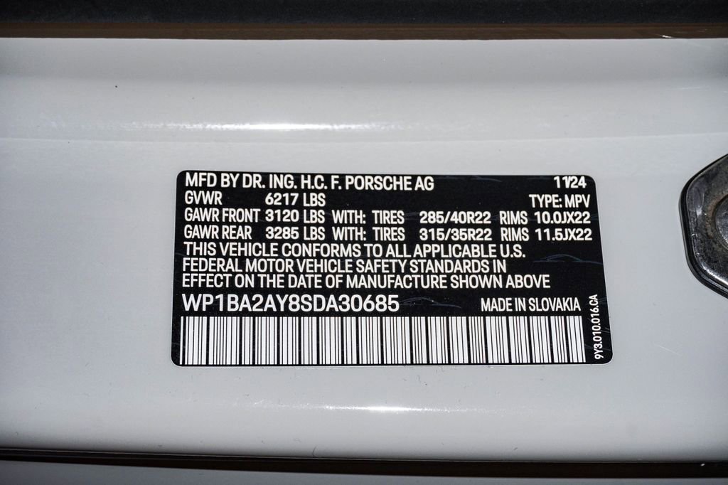 Certified 2025 Porsche Cayenne Coupe image 30