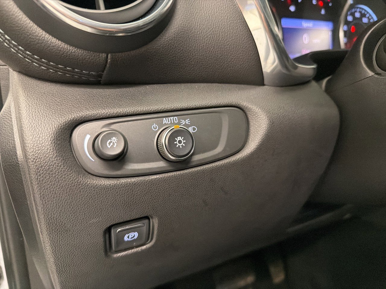 Used 2020 Chevrolet Blazer LT w/ Sound & Technology Package image 25