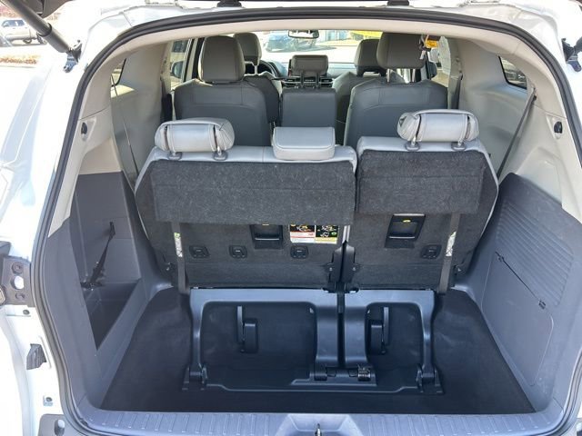 Used 2024 Toyota Sienna XLE image 8