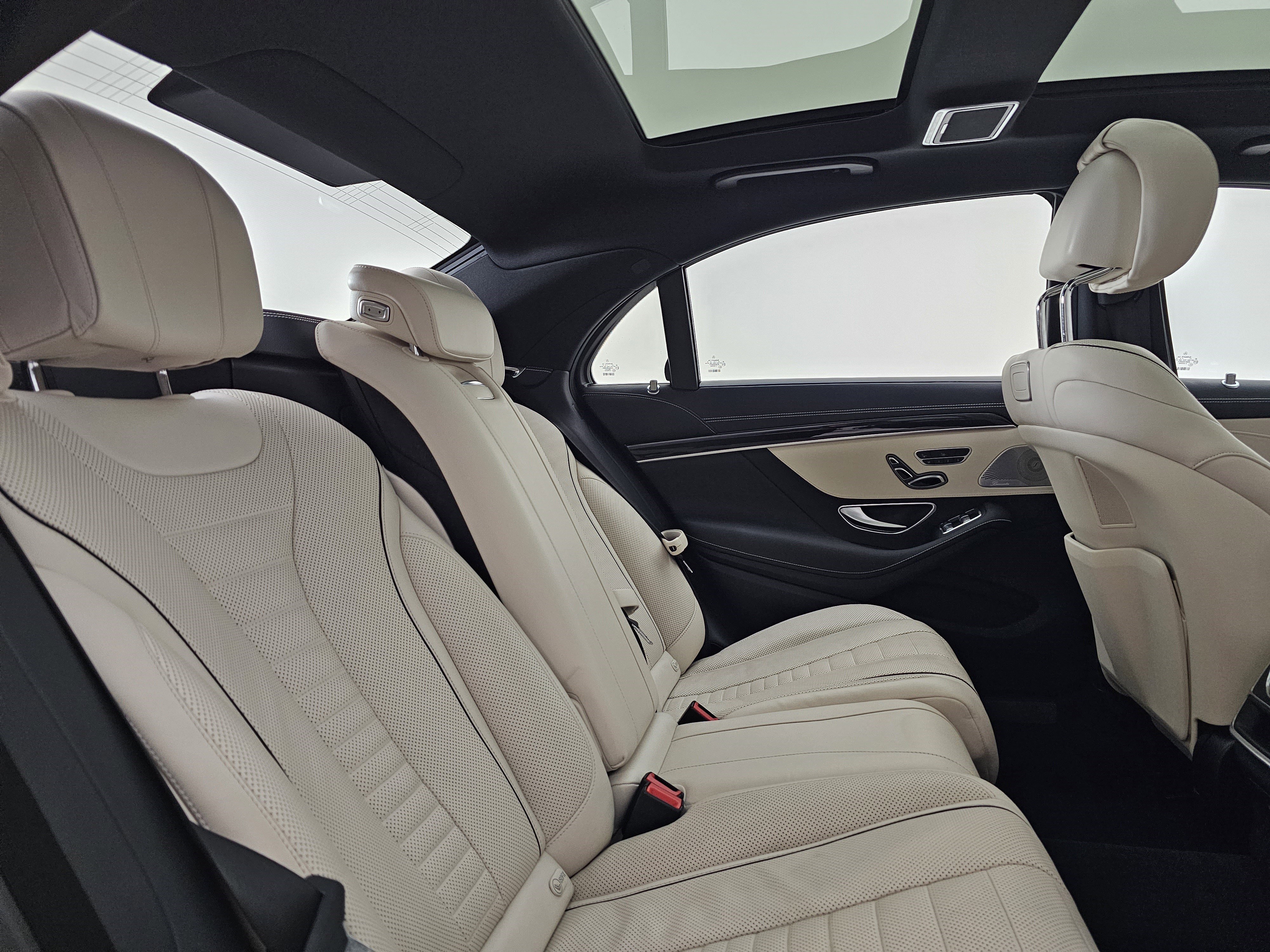 Used 2019 Mercedes-Benz S 560 Sedan image 30