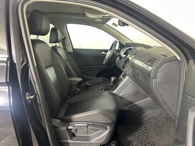 Used 2020 Volkswagen Tiguan SEL image 24