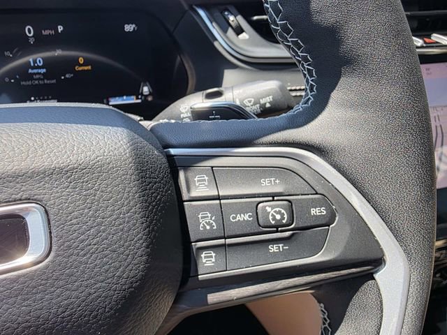 Used 2024 Jeep Grand Cherokee Limited w/ Black Appearance Package image 14